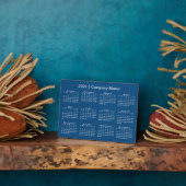 2026 Kalender Bedrijfsnaam Blue Desktop Fotoplaat (Zijkant)