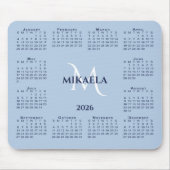 2026 Kalender Chic Monogram Naam op Lichtblauw Muismat (Voorkant)