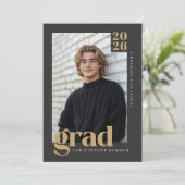 2026 Modern Charcoal Gold Graduation Party Kaart (Staand voorkant)