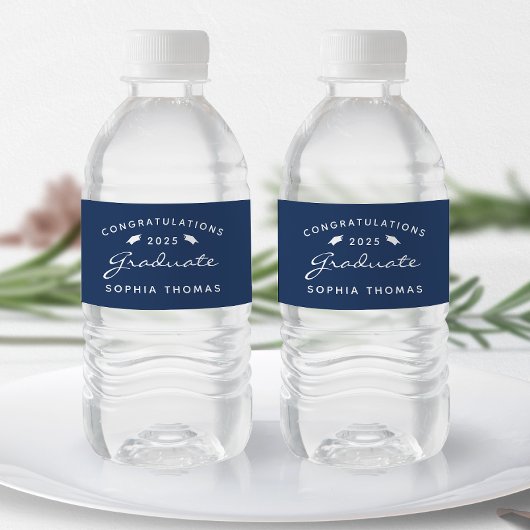 2026 Navy Blauwe Witte Script Pet Graduation Waterfles Etiket
