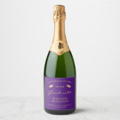 2026 Paarse Gouden Scriptiehoedje Afstuderen Sparkling Wijnetiket (Voorkant)