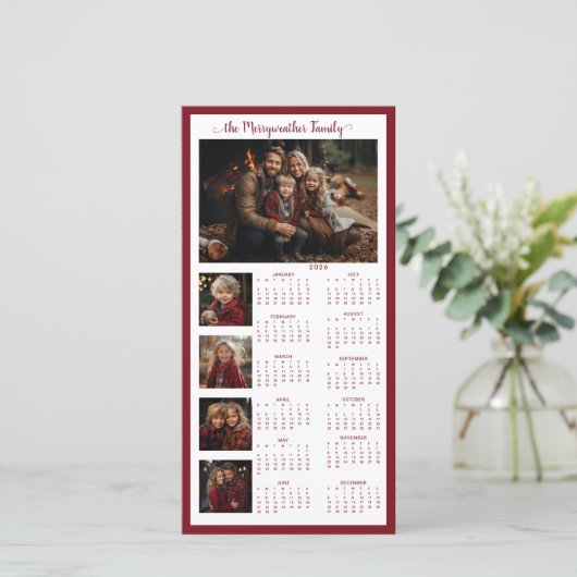 2026 Rode Eenvoudige Moderne Vakantiefoto Agenda Feestdagenkaart (Staand voorkant)