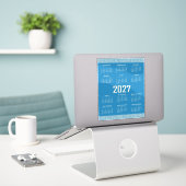 2027 Calendar, Greek Fret, Cosmic Latte on Blue Sticker (Laptop op bureau)