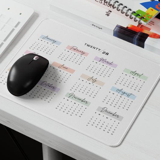 2028 VOLLEDIGE JAAR KALENDER PASTEL HANDGESCHREVEN MUISMAT