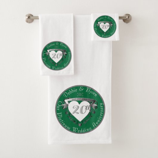20e bruiloft Jubileum Heart Emblem Emerald Bad Handdoek (Insitu)