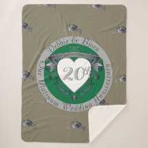 20e Emerald Green & Gray Heart Emblem