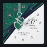 20e Emerald Wedding Jubileum Keepslag Vierkante Klok<br><div class="desc">🥇 EEN ORIGINEEL KOPYRIGHT ART ONTWERP VAN Donna Siegrist ALLEEN BESCHIKBAAR OP ZAZZLE! Een prachtige Emerald Green Clock die je kan personaliseren. Een perfecte weddenschap met het Jubileum van de Weddenschap of een unieke gave aan iemand met vele jaren van dienst aan uw bedrijf/bedrijf om trots in hun kantoor of...</div>