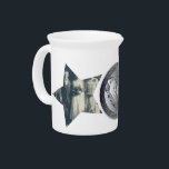 20e Jubileum voor bruiloft Platinum 2 Star-foto's Bier Pitcher<br><div class="desc">Iedereen verdient een hart embleem om hun mijlpalen te markeren en voor uw 20e trouwdag is het niet anders accepteren dat je een platina twee decennia hebt bereikt! Daar heb ik dus een metalen afbeelding voor ontworpen. Ik ben ook beschikbaar voor elke aanpassing of aangepaste illustratie die speciaal voor u...</div>