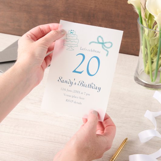 20e verjaardag blauwe strik cake naam datum pastel vellum uitnodigingen (Draagbaar)