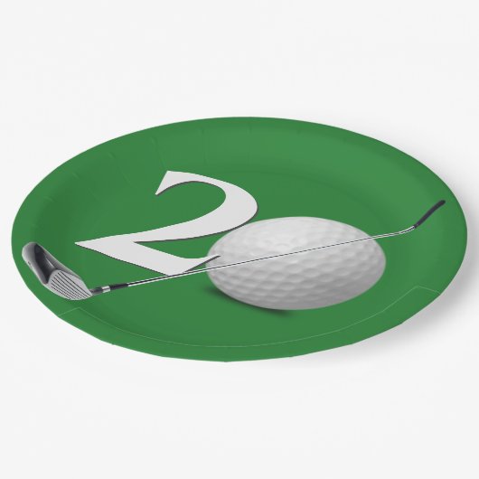 20e verjaardag golfbal en club op groen papieren bordje (Gekanteld)