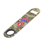 20e werktuigkundige brigade-saffer speed flessenopener (Voorkant Gekanteld)