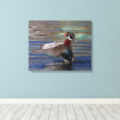 20x16 Wing Flapping Wood Duck Canvas Afdruk (Insitu (Houten vloer))