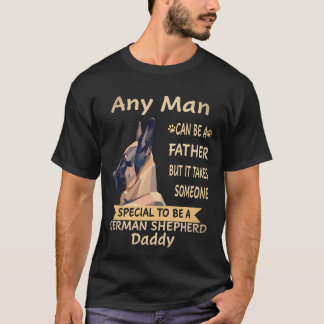 21 Elke man kan een vader zijn maar het kost ieman T-shirt