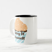 21 is Sweet Birthday T-shirts en cadeautjes Tweekleurige Koffiemok (Voorkant links)