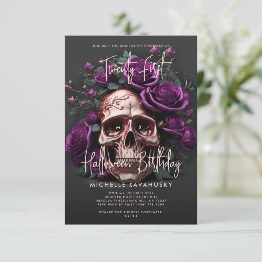 21e Halloween Verjaardagskull Paarse Rozen Kaart (Staand voorkant)
