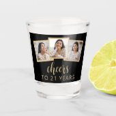 21e verjaardag 3-foto zwart goud script juichen shot glas (Voorkant)