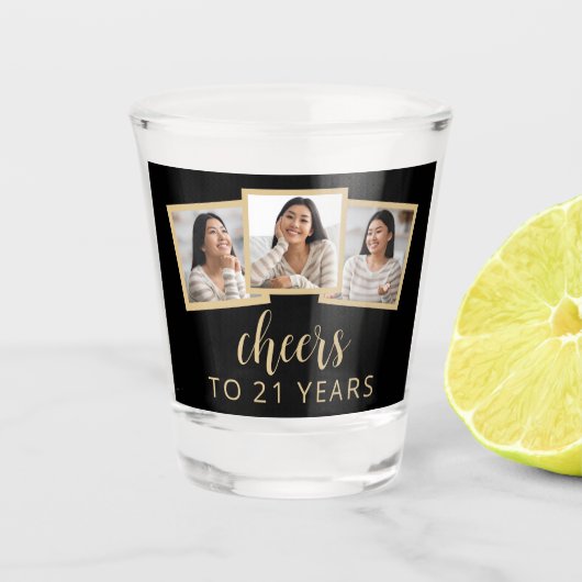 21e verjaardag 3-foto zwart goud script juichen shot glas (Voorkant)