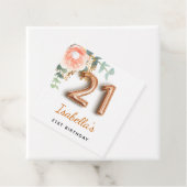 21e verjaardag florale roos goud eucalyptusmonogra bedankjes labels (In situ)