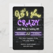 21e verjaardag Neon Glow Sign on Brick Wall Kaart (Voorkant)