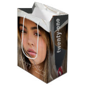 21e verjaardag Trendy gepersonaliseerde foto Medium Cadeauzakje (Voorkant Gekanteld)