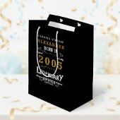 21st Birthday 2005 Add Name Legend Black Gold Medium Cadeauzakje