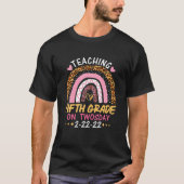 22-02-2022 Vijfde graad onderwijs op tweemaal daag T-shirt (Voorkant)
