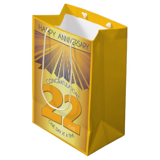 22 Jaar | Gouden Straal 12 Stappen Jubileum Medium Cadeauzakje (Voorkant Gekanteld)