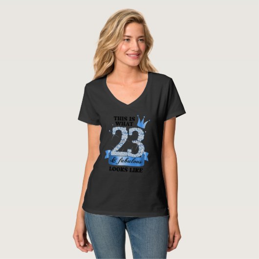 23 & Fabulous I Blue White Party Group Candid Phot T-shirt (Voorkant volledig)