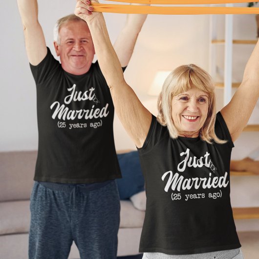 25e bruiloft Jubileum gewoon getrouwd 25 jaar gele T-shirt