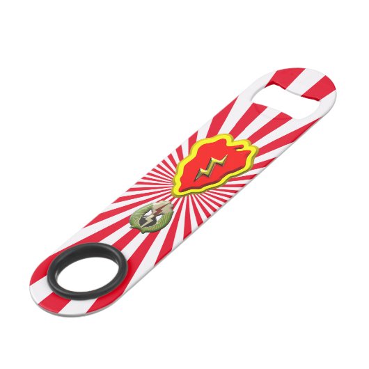 25e infanteriedivisie "Tropische bliksem" Speed Flessenopener (Voorkant Gekanteld)