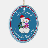 25e Jubileum Gift Fun Snow Paar Kerst Keramisch Ornament (Rechts)