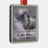 25e Jubileum van de Ordening dwars Gastheer Metalen Ornament (Rechts)