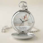 25e trouwdag zilveren fotokoppel zakhorloge<br><div class="desc">Sjabloon voor je eigen foto. Een trouwfoto of een foto van man en vrouw. Een zwarte zwarte zwarte tekst met een wit lijst. Witte cijfers van 9 tot 3. Met de tekst: 25th Wedding Jubileum.</div>