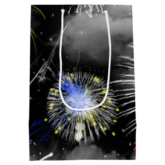 25e verjaardag vuurwerk in wolken middelgrote tas medium cadeauzakje (Achterkant)