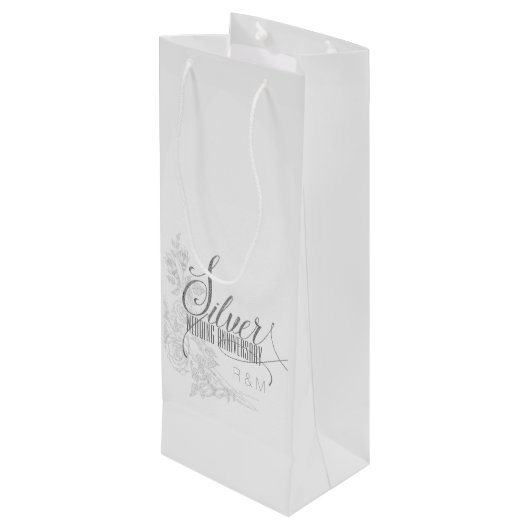 25e zilverJubileum Initialen en witte rozen Wijn Cadeautas (Achterkant Gekanteld)
