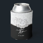 25e Zilverweddenschap Jubileum | Damaspatroon Blikjeskoeler<br><div class="desc">Kan of fles koeler. Aanbevolen in een 25e Jubileum met zilveren bruiloft | Ontwerp van het Damaspatroon is klaar om u te personaliseren. ✔ OPMERKING: ALLEEN DE NOODZAKELIJKE SJABLOON WIJZIGEN! 😀 Indien nodig, kunt u de tekst verwijderen en beginnen vers toevoegend welke tekst en doopvont u houdt van. 📌 Als...</div>