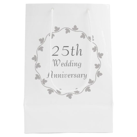 25th Silver Wedding Jubileum Ivy Krans Medium Cadeauzakje (Achterkant)