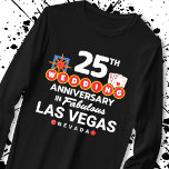 25th Wedding Jubileum Couples Las Vegas Trip T-shirt<br><div class="desc">Unieke 25e verjaardag cadeau voor man en vrouw of echtpaar die een romantisch weekend onderweg naar Las Vegas brengt om 25 jaar huwelijk te vieren! Novelty souvenir herinnert je je reis in Vegas als tweede huwelijksvakantie of bruiloft die je nooit had gehad. Kenmerken "25th Wedding Jubileum in Fabulous Las Vegas...</div>