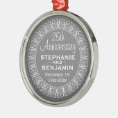 25th Wedding Jubileum Gepersonaliseerd Metalen Ornament (Links)