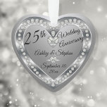 25th Wedding Jubileum Silver Diamonds Keepslag Ornament<br><div class="desc">Elegant faux (bedrukt) zilver en diamanten 25th Wedding Jubileum houden het ontwerp van het ornament door Holiday Hearts Design (gereserveerde rechten) in stand. De gebieden van de sjabloon worden verstrekt voor u om met uw namen, verjaardag en datum te personaliseren. De stijlen, de grootte en het plaatsen van de doopvont...</div>