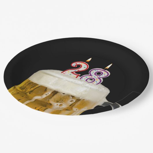 28e verjaardag bier op zwart Bord (Gekanteld)