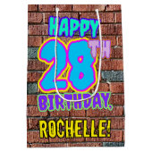 28e verjaardag: Fun, Urban Graffiti geïnspireerd K Medium Cadeauzakje (Achterkant)