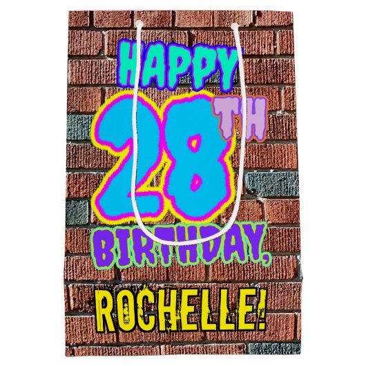 28e verjaardag: Fun, Urban Graffiti geïnspireerd K Medium Cadeauzakje (Achterkant)