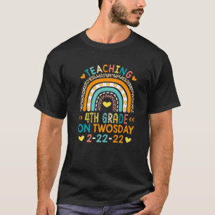 2-22-2022 Onderwijs in de vierde klas op tweemaal T-shirt
