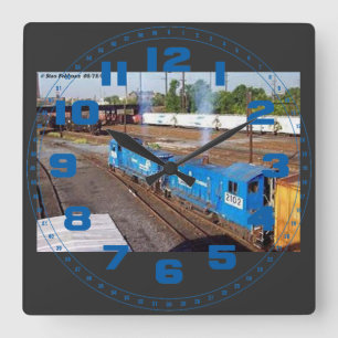 2 Conrail SW-1001's       Vierkante Klok
