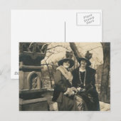 2 dames met petten met veren briefkaart (Voorkant / Achterkant)