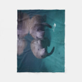 2 de vachtdeken van Vrienden Manatee Fleece Deken (Voorkant)