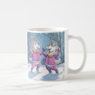 2 Eenhoorns in sneeuwoutfit Koffiemok