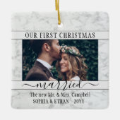 2 Foto 1 Kerstfeest gehuwd met Elegant Faux Marble Keramisch Ornament (Voorkant)