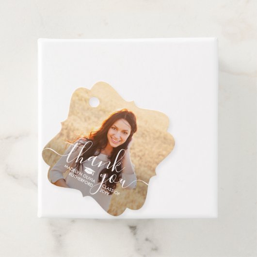 2 Foto Afstuderen Dank u Fancy Witte Manuscript Bedankjes Labels (In situ)